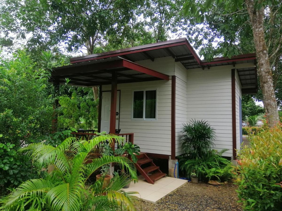 Sameikei Homestay Фрае Екстериор снимка